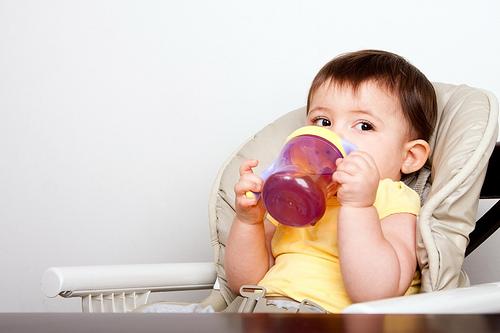 Consumul de apă la bebeluși. Întrebări și răspunsuri!