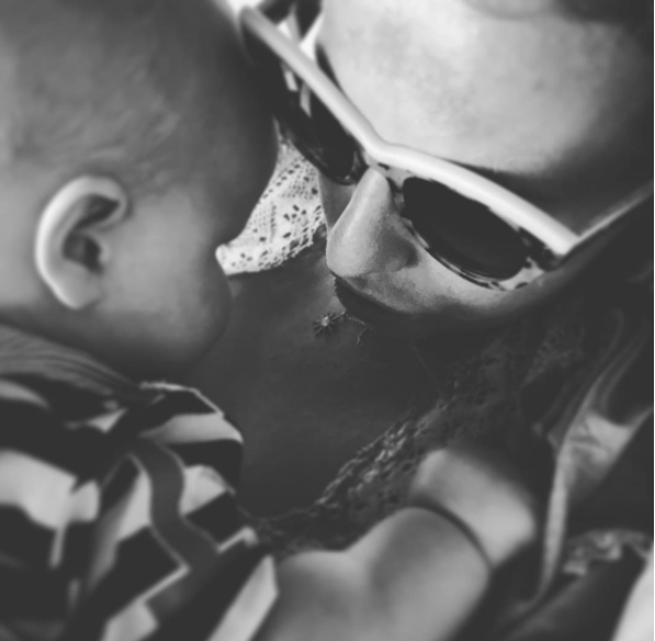 Ksenia Sobchak și-a măgulit fanii cu o poză cu fiul său
