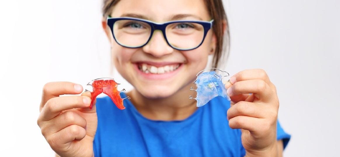 Tot ce trebuie să știi despre aparatul dentar la copii