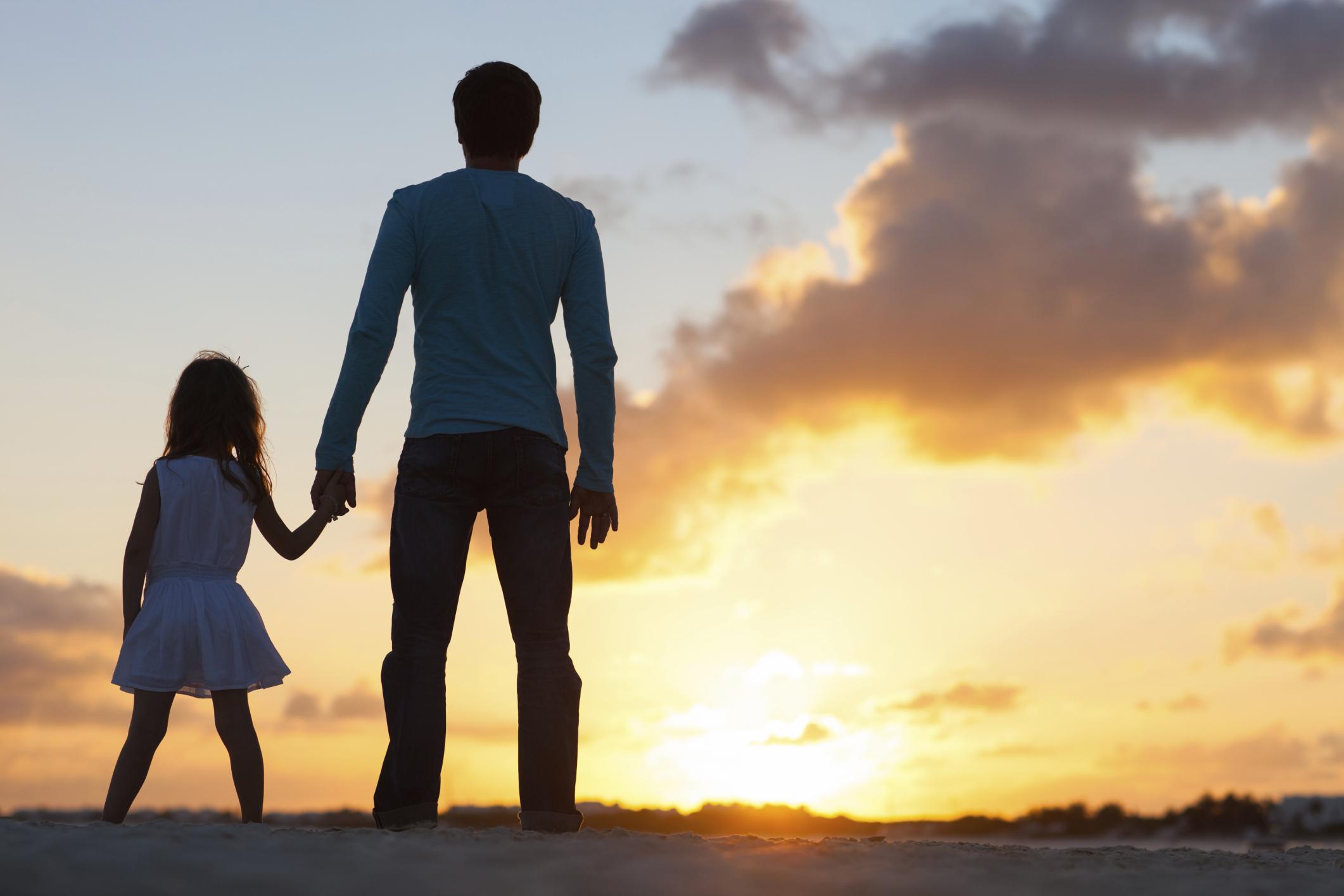 Soarta fiicei se formează în funcție de relația cu tatăl său