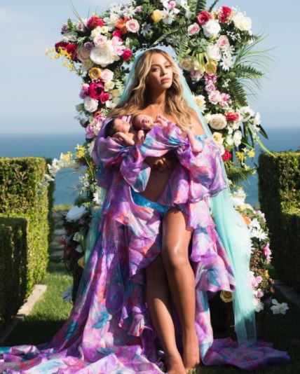Beyonce a făcut publică prima imagine cu gemenii săi! Cât de mici sunt Sir Carter şi Rumi