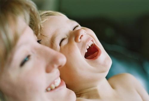 De ce apare respirația urât mirositoare la copii
