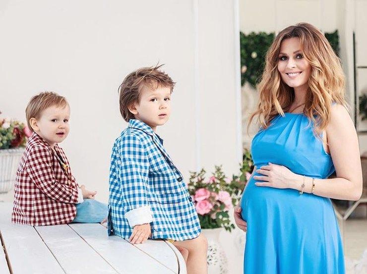 Первое видео Марии Кожевниковой с новорожденным сыном