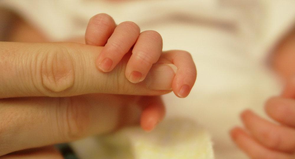 Новорожденный ребенок едва не умер, захлебнувшись молоком