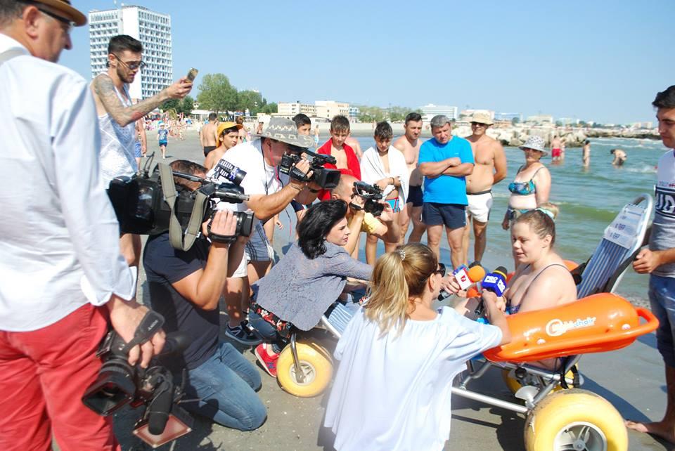 În România a fost amenajată prima plajă pentru persoanele cu dizabilități