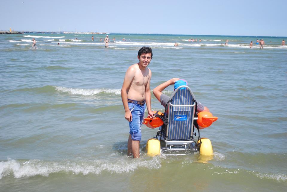 În România a fost amenajată prima plajă pentru persoanele cu dizabilități