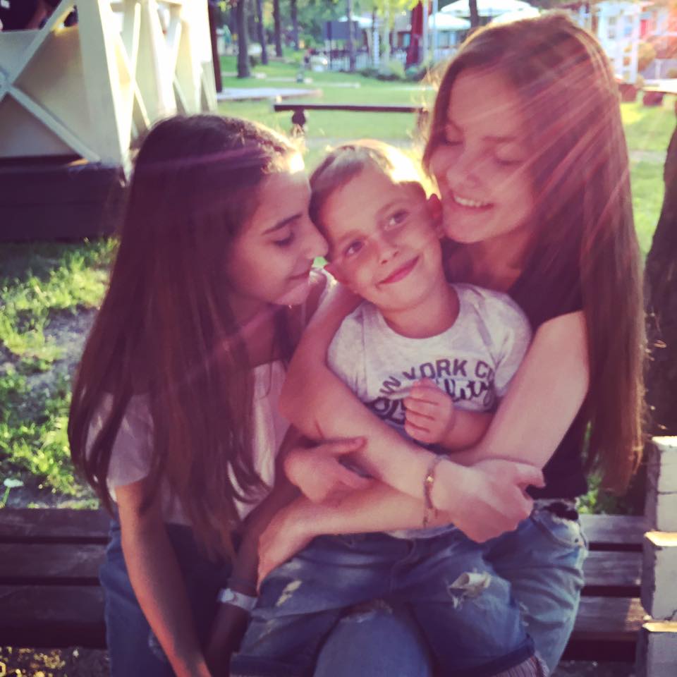 Family Portrait: Стела и Серджиу Молдовану