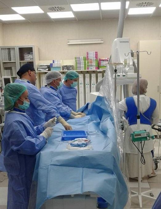 O echipă de medici moldoveni și străini au salvat inimioarele a trei copii. Află-le povestea