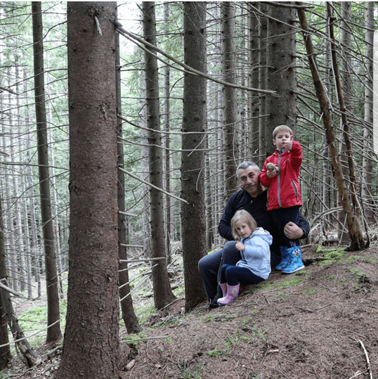 Vedeți cum își petrece vacanța doctorul Komarovskii alături de nepoți (GALERIE FOTO)