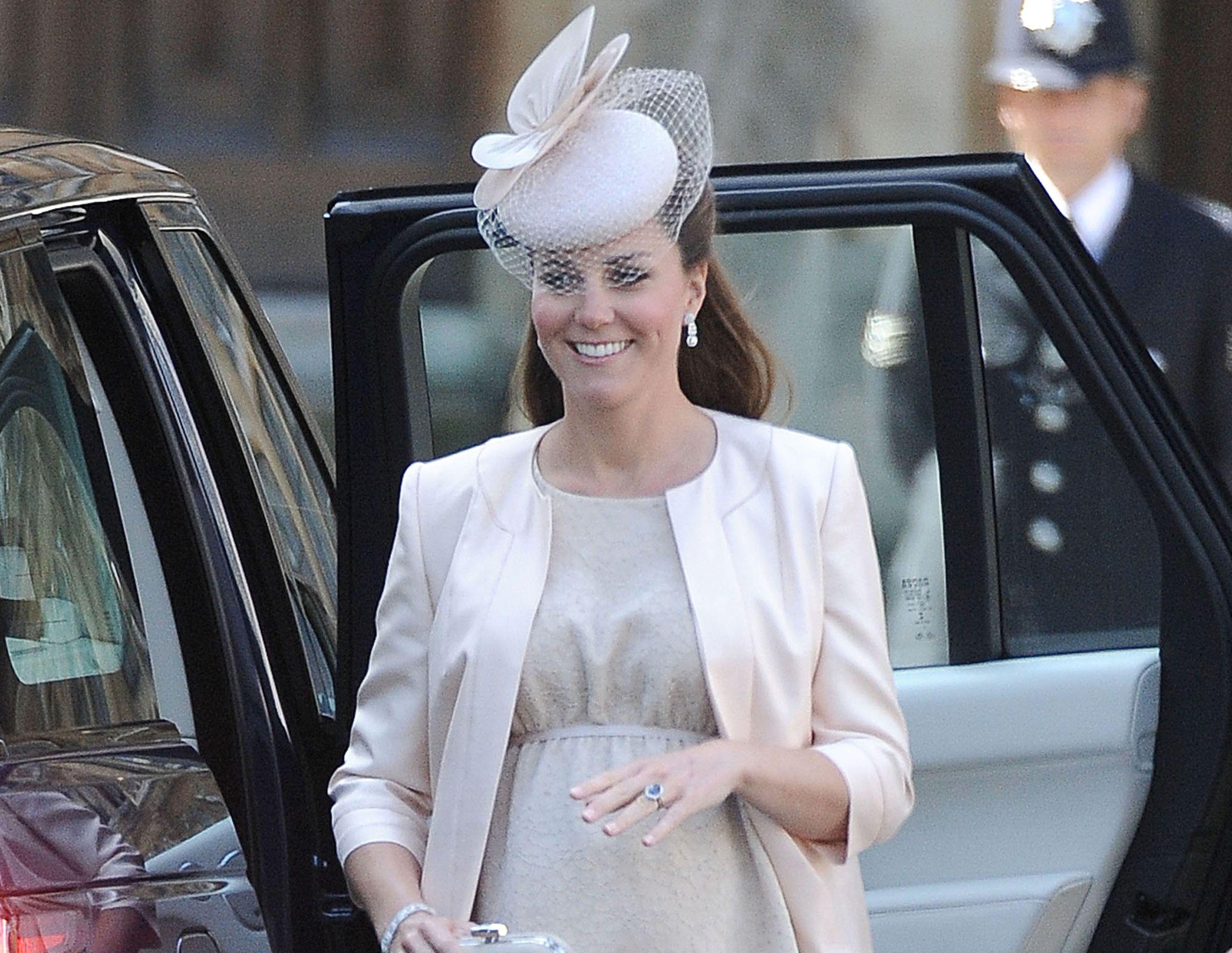 Kate Middleton suferă de Hyperemesis Gravidarum în timpul sarcinii. Cum se manifestă această afecțiune