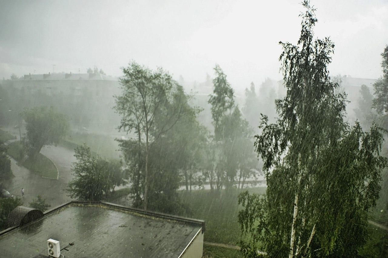 Грозы и шквальный ветер надвигаются на Молдову: объявлен желтый уровень метеоопасности