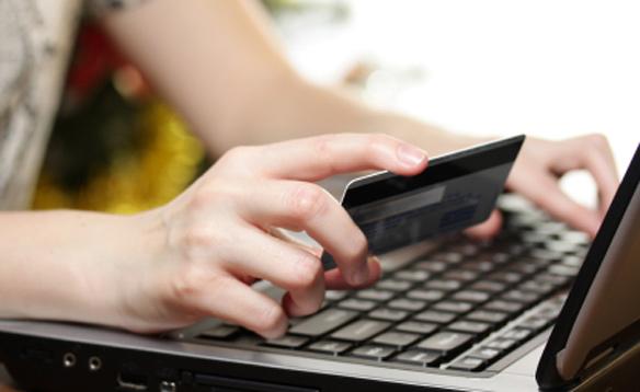 Sfaturi utile pentru consumatori: Ce trebuie să știi dacă vrei să faci cumpărături online