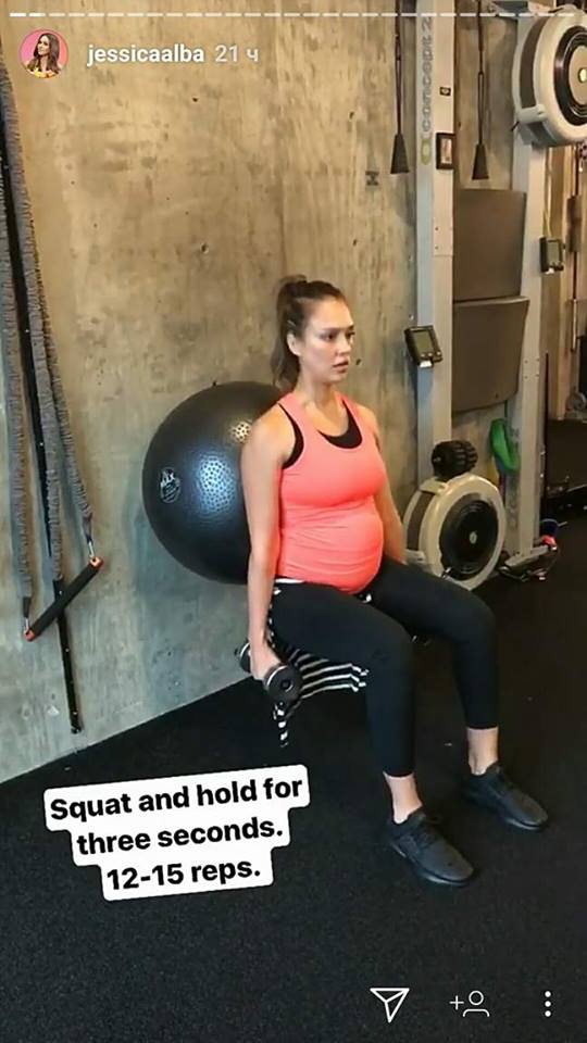 Jessica Alba a arătat cum face sport în timpul sarcinii! Fotografii care inspiră