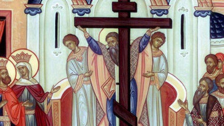Православные христиане отмечают сегодня Воздвижение Креста Господня. Что принято делать в этот день