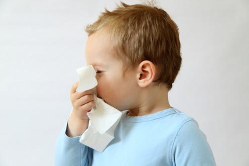 Cum prevenim și tratăm infecțiile respiratorii la copii