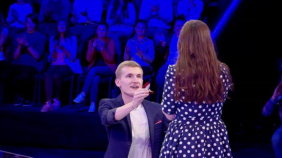 Un tânăr din Chișinău și-a cerut iubita de soție în timpul unui show TV