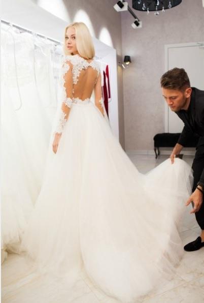Невеста Тимати показала свадебное платье