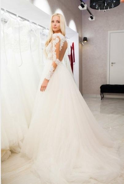Невеста Тимати показала свадебное платье
