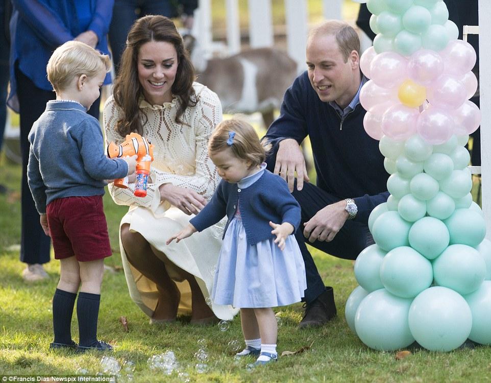 Prințul William și Kate Middleton vor avea gemene