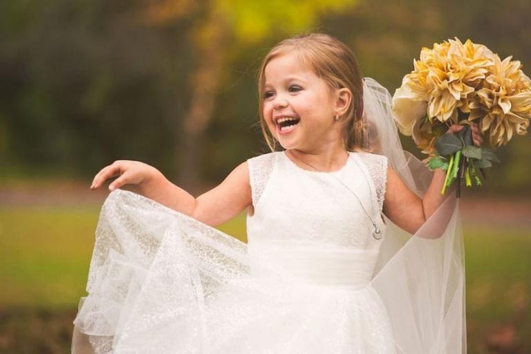 Are 5 ani și poate muri în orice moment. Părinții i-au realizat visul – o nuntă de prințesă!