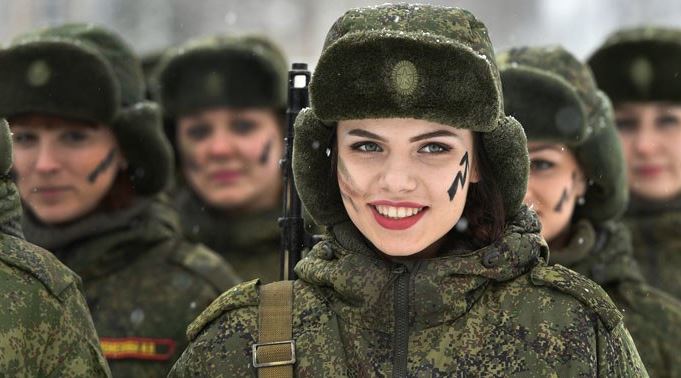 В молдавской армии будут служить женщины и геи