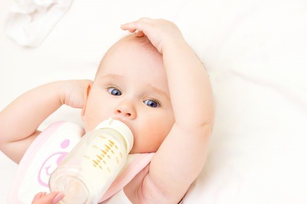 Всё, что необходимо знать об аллергии на молоко у младенцев