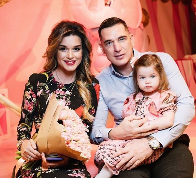 «Маруся на втором плане»: Ксении Бородиной дают советы по воспитанию детей