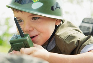 Нужны ли мальчикам военные игрушки? Мнение психологов