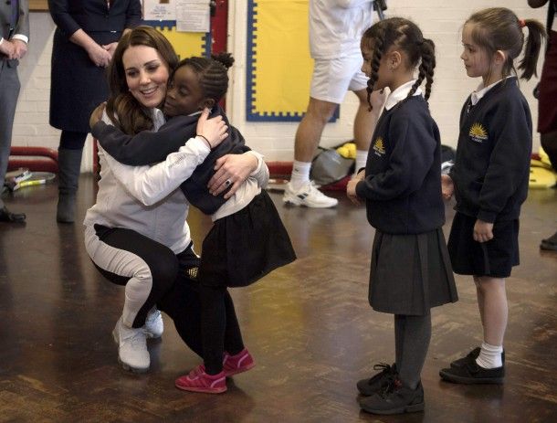 Kate Middleton a renuntat pentru cateva ore la tinutele elegante. Cum arata Ducesa de Cambridge intr-un costum sport