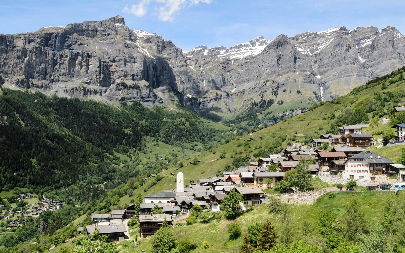 Mii de franci, pentru familiile care decid să se mute într-un sat din Elveția