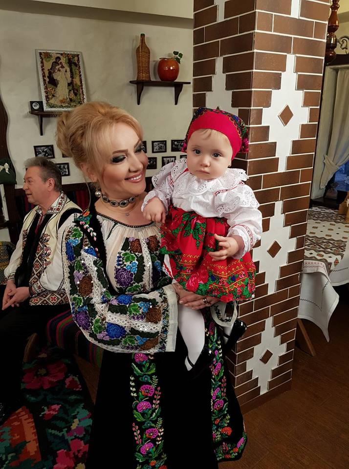 Fiica Adrianei Ochișanu a împlinit un anișor