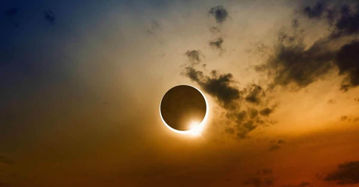Eclipsă parţială de Soare pe 15 februarie 2018. Cât de periculoasă poate fi?