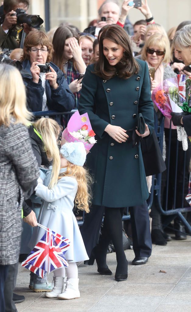 Însărcinată în luna a șaptea, Kate Middleton arată spectaculos