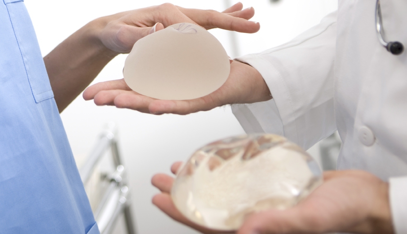 1400 de paciente ar putea primi implanturi mamare gratuit