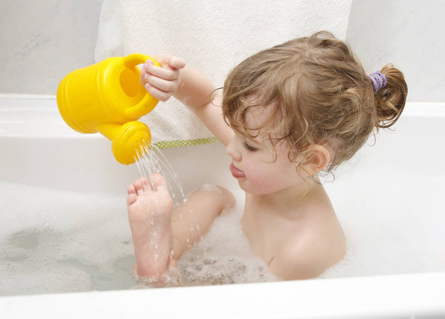 Как помыть голову ребенку без слез и истерик?