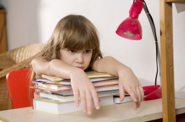 Психолог предупреждает: Не требуйте от детей отличных оценок. Они не гарантируют успех