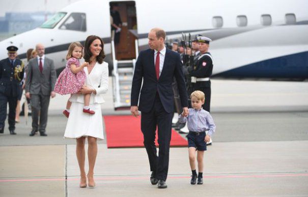 Bucurie în familia regală britanică. Kate Middleton a născut cel de-al treilea copil!
