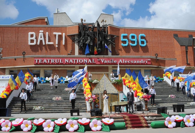 Astăzi, localnicii din Bălți și Fălești sărbătoresc Hramul Orașului