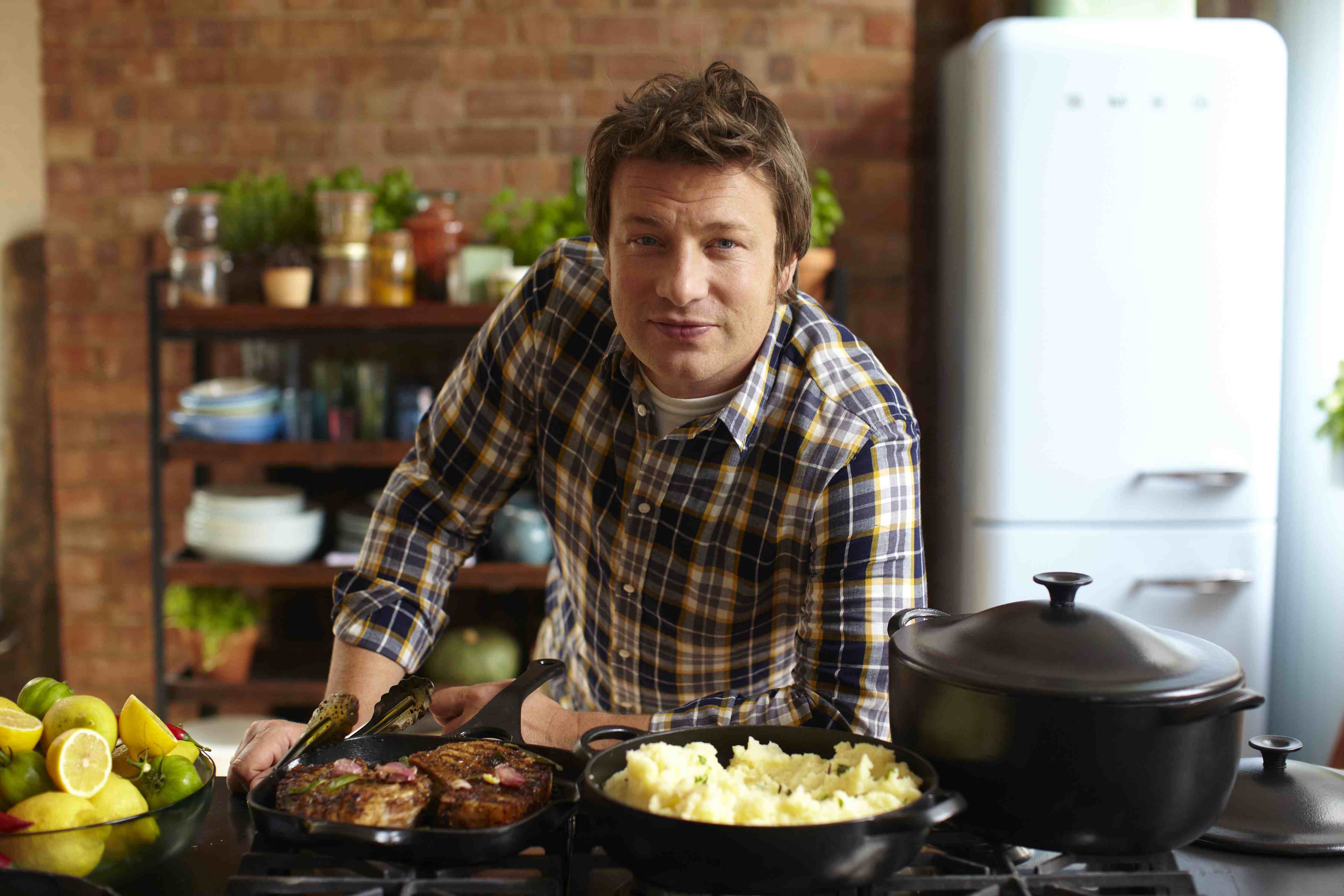 Salată consistentă pentru micul dejun de la Jamie Oliver
