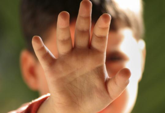 «Синдром жертвы»: как уберечь ребенка от насилия?