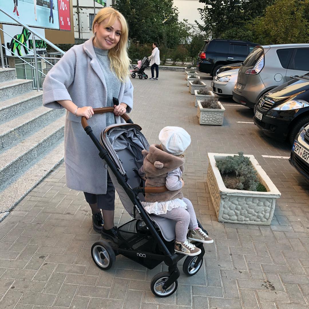 Adriana Ochișanu și-a cumpărat “decapotabilă”