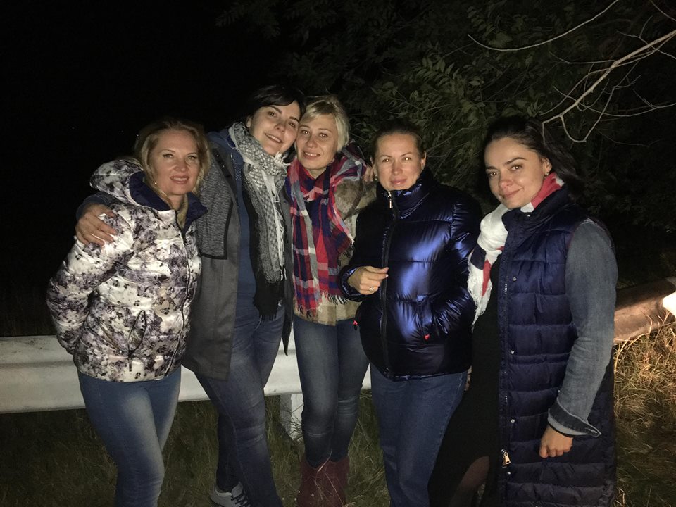 Известной журналистке Виктории Крюковой завязали глаза и вывезли за город