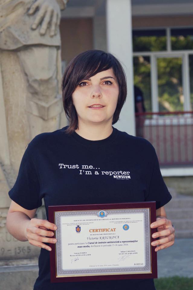 Известной журналистке Виктории Крюковой завязали глаза и вывезли за город