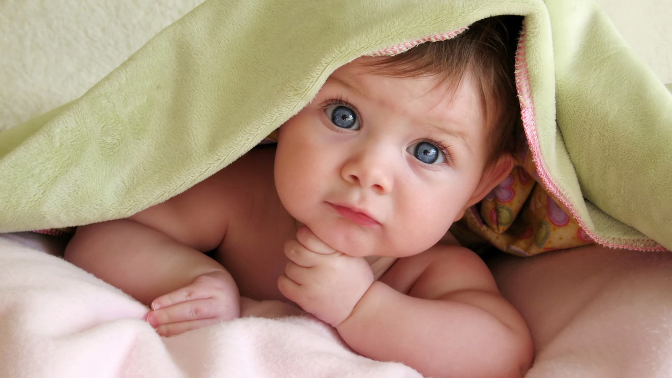 De ce plânge bebelușul? TOP 10 cauze principale