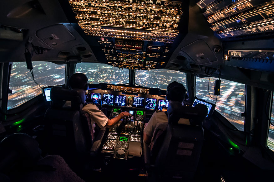 Monet Friday violet Poze uluitoare din cabina pilotului. Pilotul arată felul în care privește  lumea | Mamaplus
