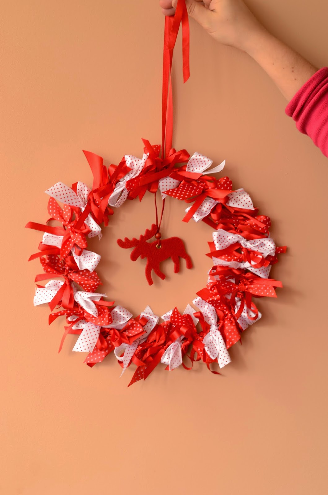 Simple Hand Made Christmas wreath - Простой новогодний веночек из лент от Ольги Байчуриной