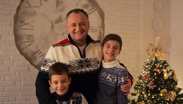 Igor Dodon a devenit din nou tată! ”Are tata trei feciori”