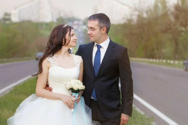 Deputatul Sergiu Sirbu, intr-o ipostaza romantica cu sotia sa - FOTO
