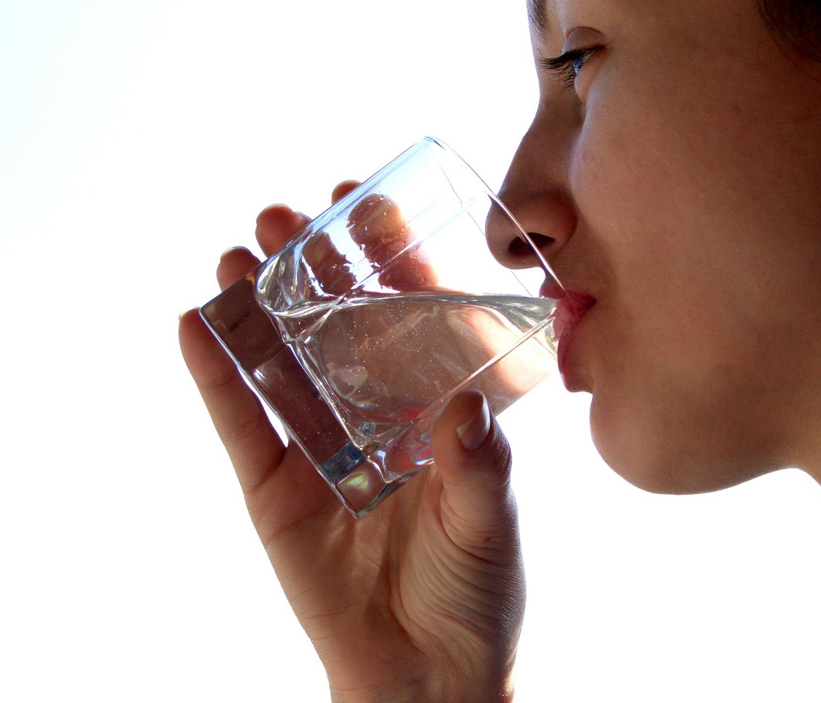 Статистика: лишь половина жителей молдавских городов пьют качественную воду