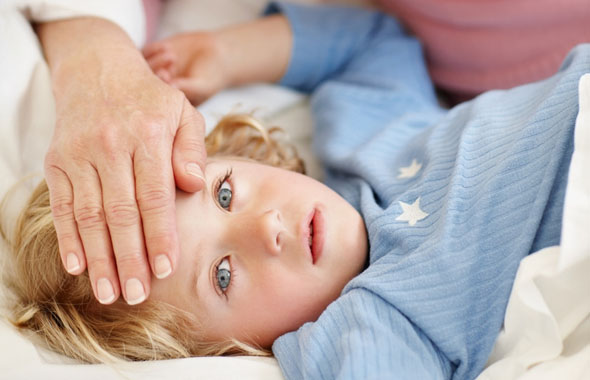 Ce poți face și ce nu trebuie să faci dacă copilul are febră. 7 reguli de aur!
